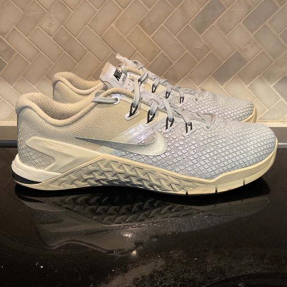 Nike Women’s Metcon 4 XD Metallic - Picture 1 of 5